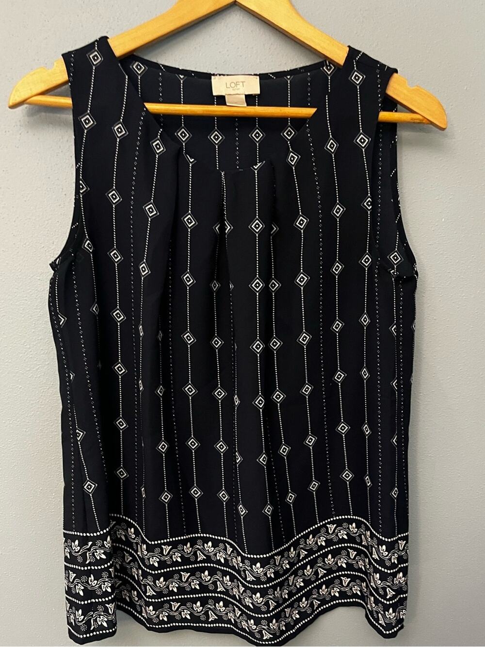 LOFT Sleeveless Blouse